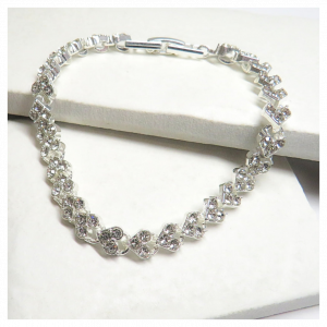 Diamante Heart Tennis Bracelet